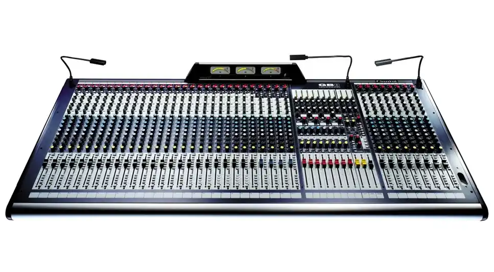 Offre Exclusive Soundcraft Console GB8 24 voies mono, 4 voies stéréo, 8 aux