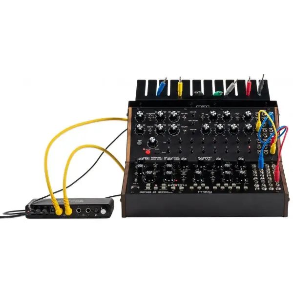MoogMoog Sound Studio Mother-32 & DFAM Commander Maintenant