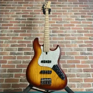 MARCUS MILLER V7 SWAMP ASH 2ND GEN Produit De Marque