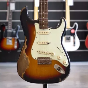 STRATOCASTER VINTERA CUSTOM SHOUP Nouvelle Collection