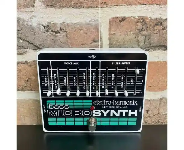 BASSE MICRO SYNTH + ALIM + BOITE Populaire