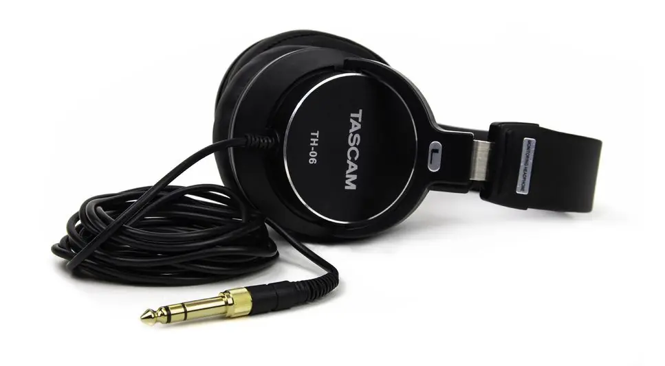 Tascam TH-06 Casque de studio avec technologie Bass XL Quantité Limitée