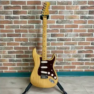 Vente Directe STRATOCASTER AMERICAN ULTRA ASH MN + ETUI ET ACCESSOIRES
