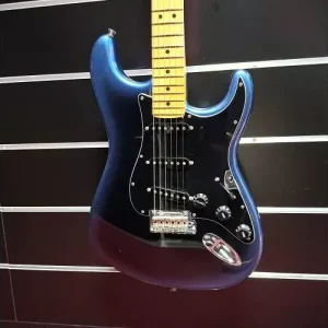 Produit De Marque AM PRO II STRAT DARK NIGHT EN ETUI + SANGLE