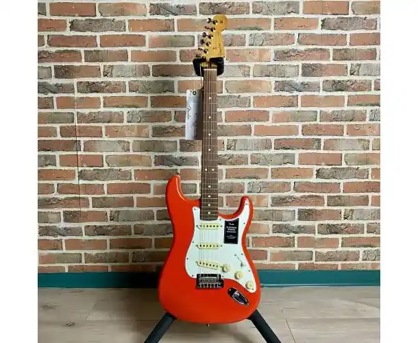 Must-Have STRATOCASTER PLAYER II RW CRR