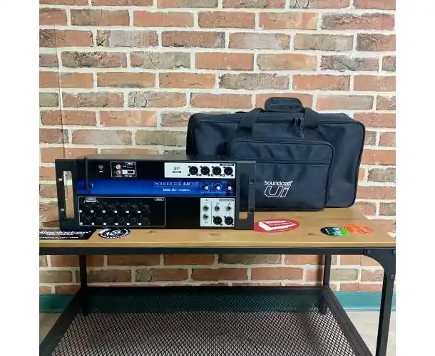 UI16 + BOITE D‘ORIGINE + HOUSSE SOUNDCRAFT Marque