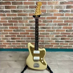 VINTERA II ‘50S JAZZMASTER DESERT SAND + HOUSSE Offre Limitée