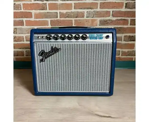 Livraison Express VIBRO CHAMP REVERB NAVY BLUE LIMITED EDITION