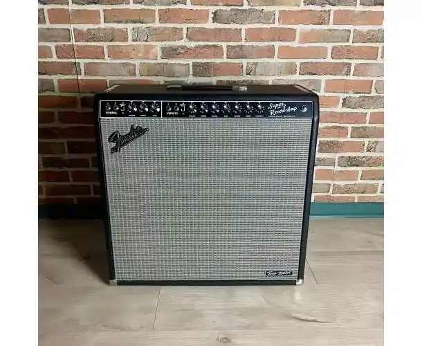TONE MASTER PRO SUPER REVERB + HOUSSE + FOOTSWITCH Remise