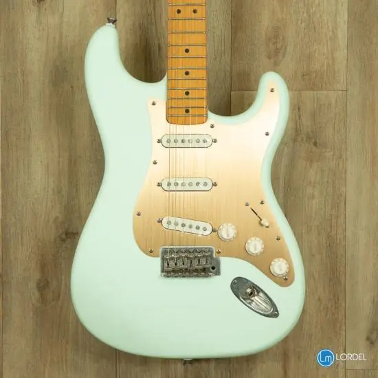 DISCONTINUE Guitare électrique Squier Stratocaster 40th anniversary vintage edition Sonic Blue Prix Réduit