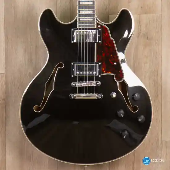 Commander Maintenant Guitare électrique d‘Angelico Premier DC Black Flake