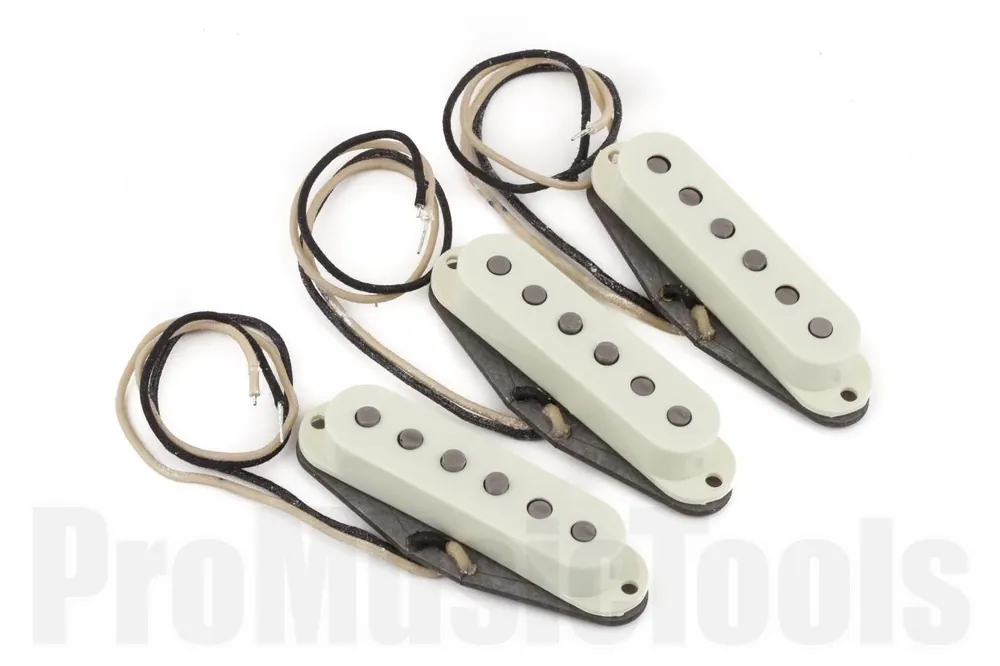 Fender Pure Vintage ‘65 Strat Pickup Set - Vintage White (3) Prix Bas